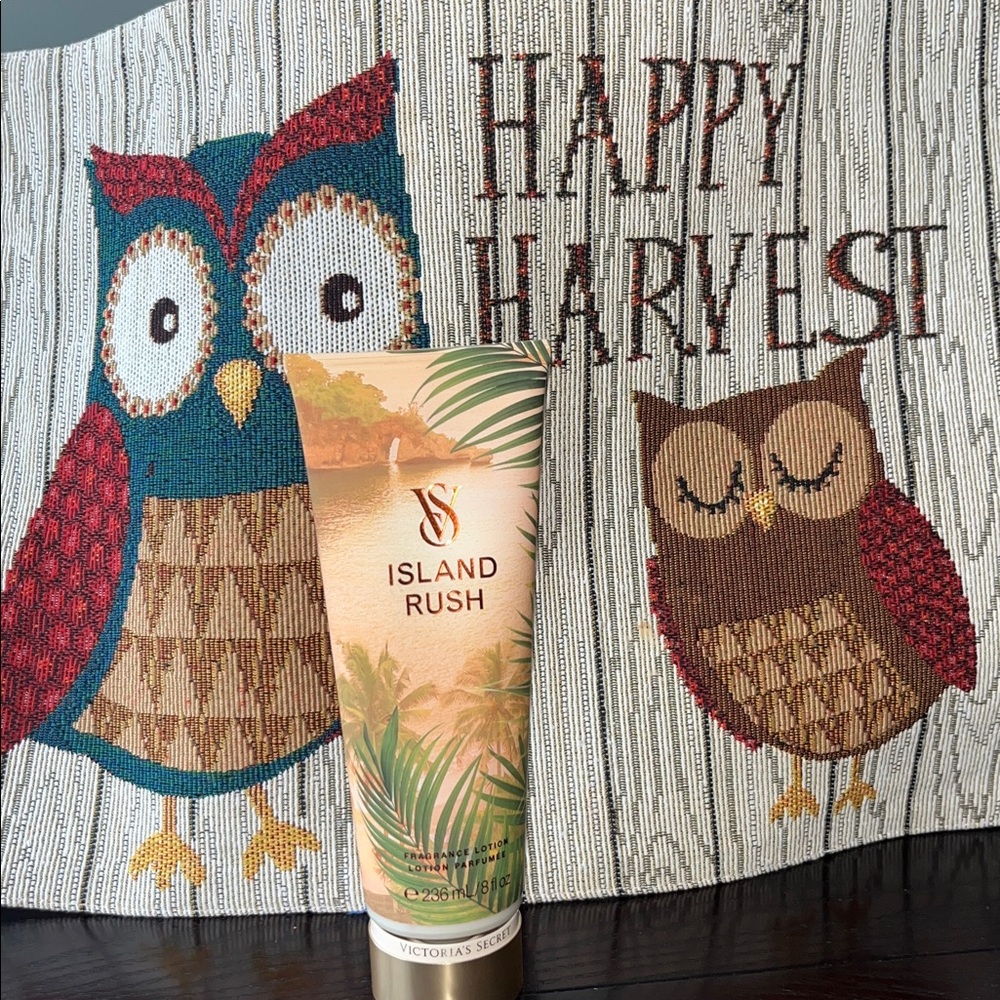 Victoria's Secret Island Rush Lotion in tan and Green 8 fl oz brand new